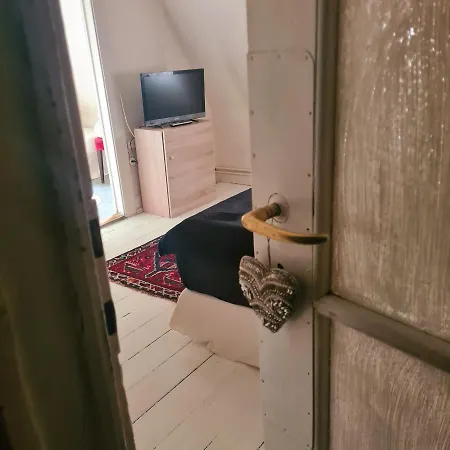 Room In Lodge - Italyhome - Center In Lausanne - Switzerland